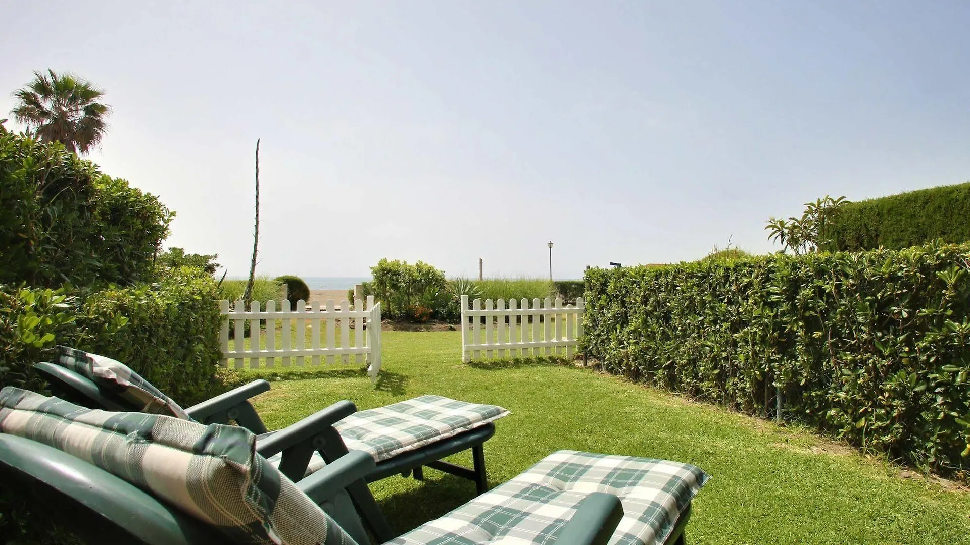 Your Vacation Retreat Right On The Beach Casares Holiday home